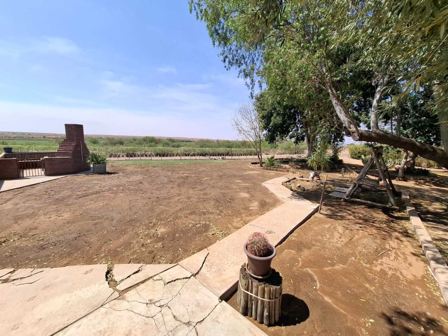 4 Bedroom Property for Sale in Karos Northern Cape